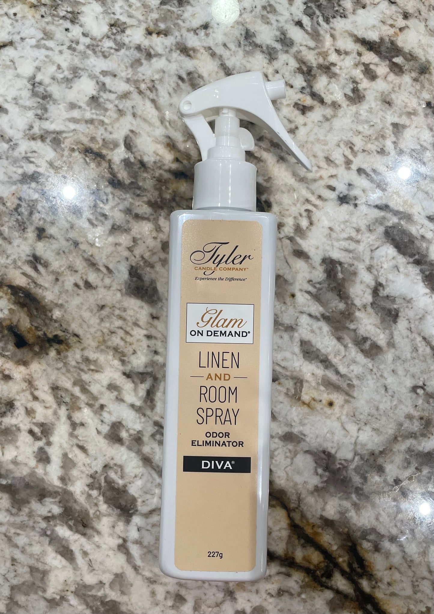 Glam On Demand® Diva 227g Fabric & Room Spray