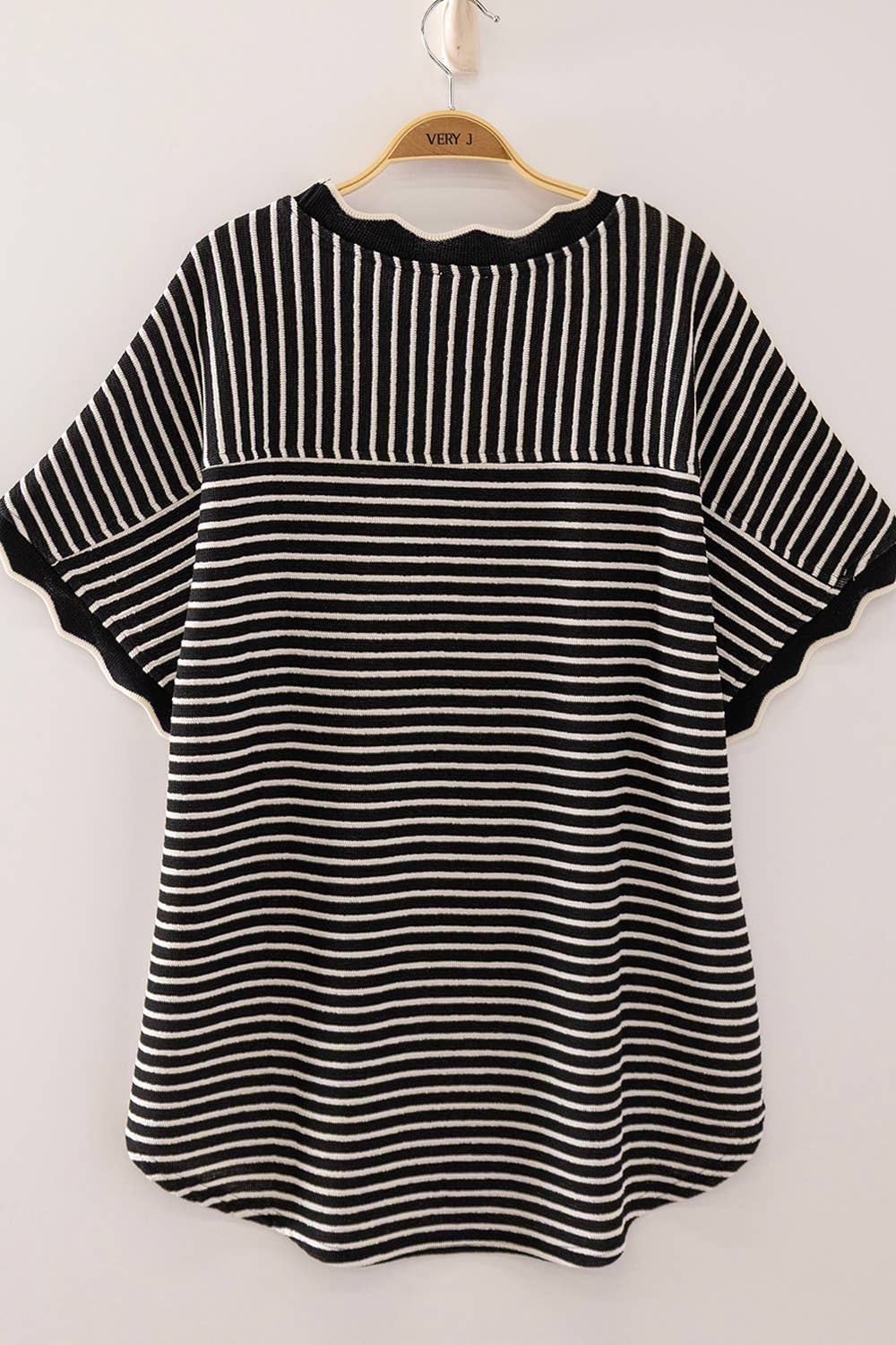 Scallop Trim Stripe Knit Top-Black Stripe