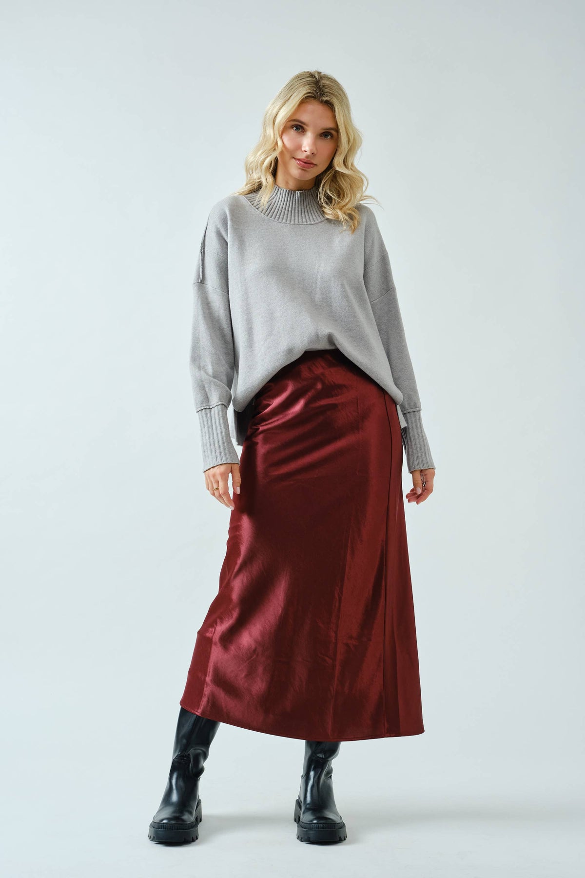 SA00121T - Soft Overlock Mock Neck Sweater: MOCHA / M/L