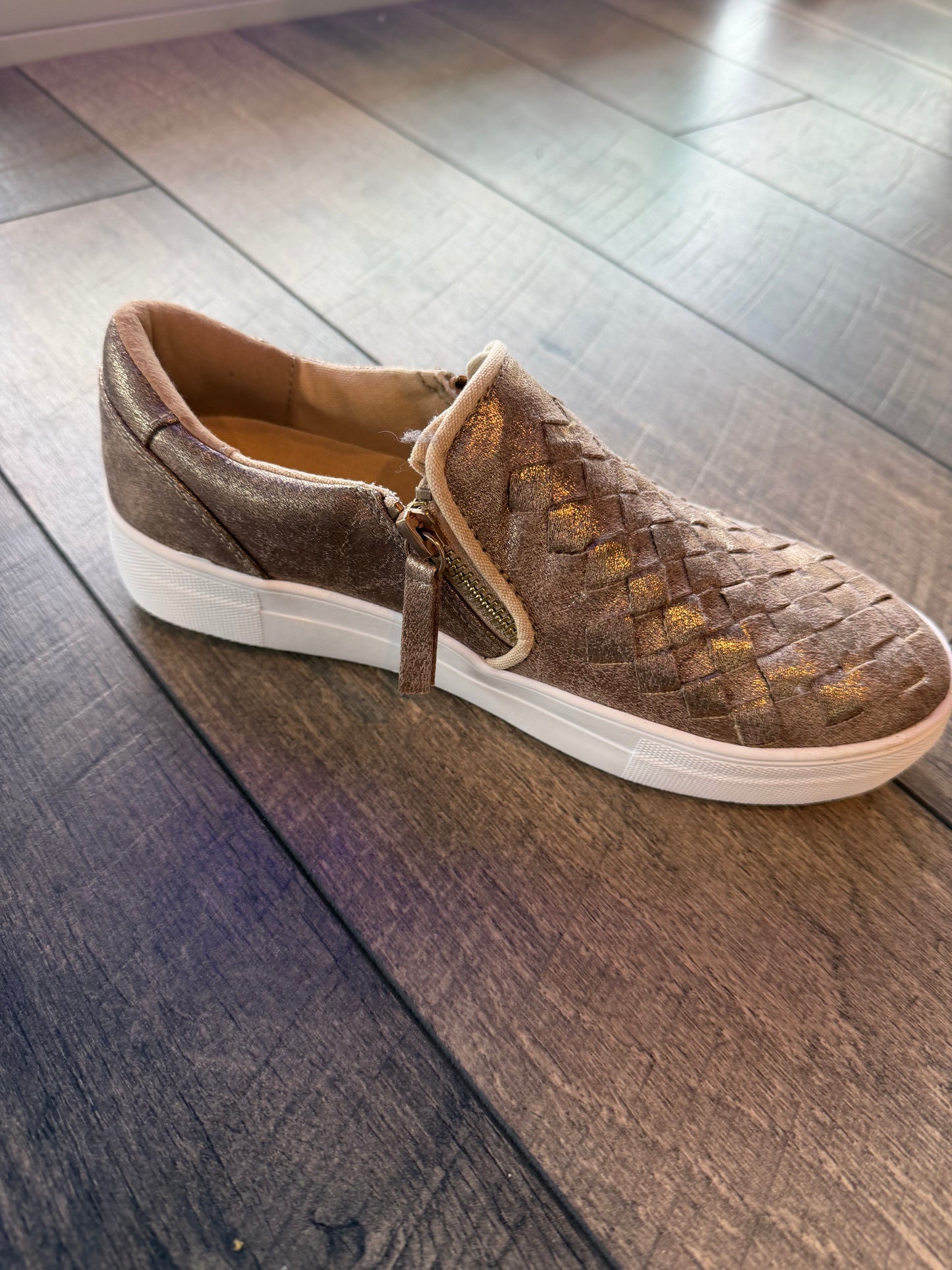 Tiffani Gold Sneakers