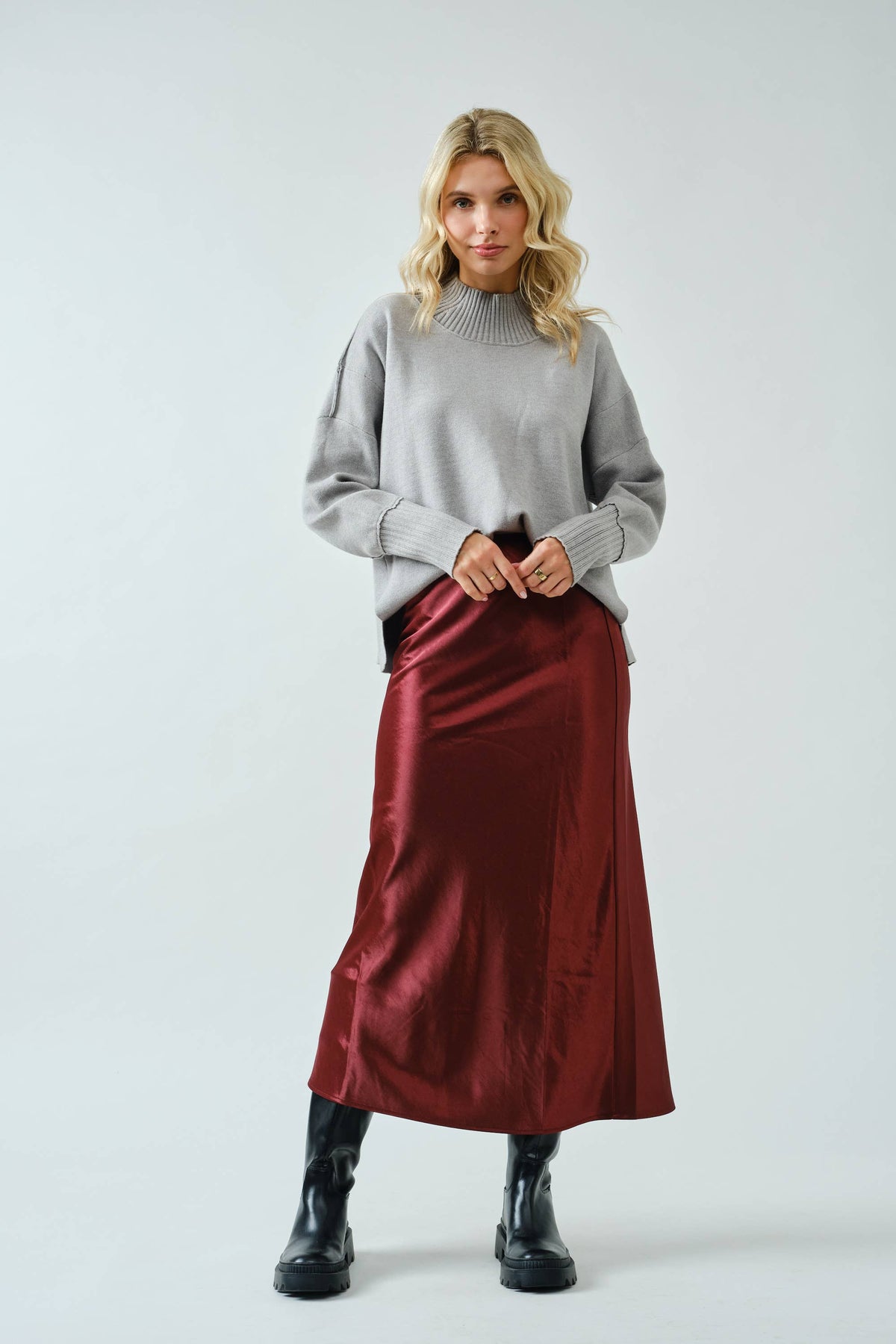 SA00121T - Soft Overlock Mock Neck Sweater: MOCHA / S/M