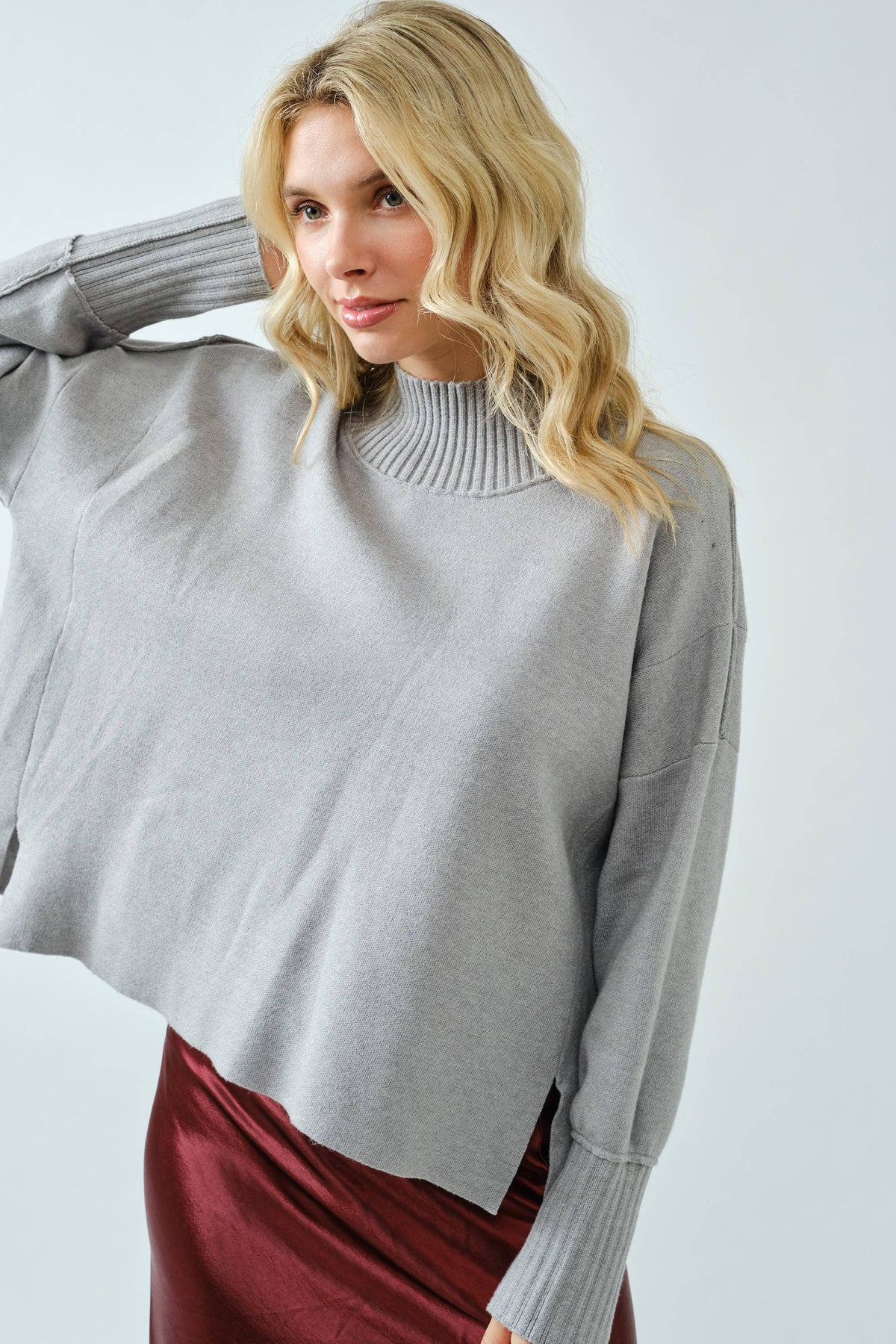 SA00121T - Soft Overlock Mock Neck Sweater: MOCHA / S/M