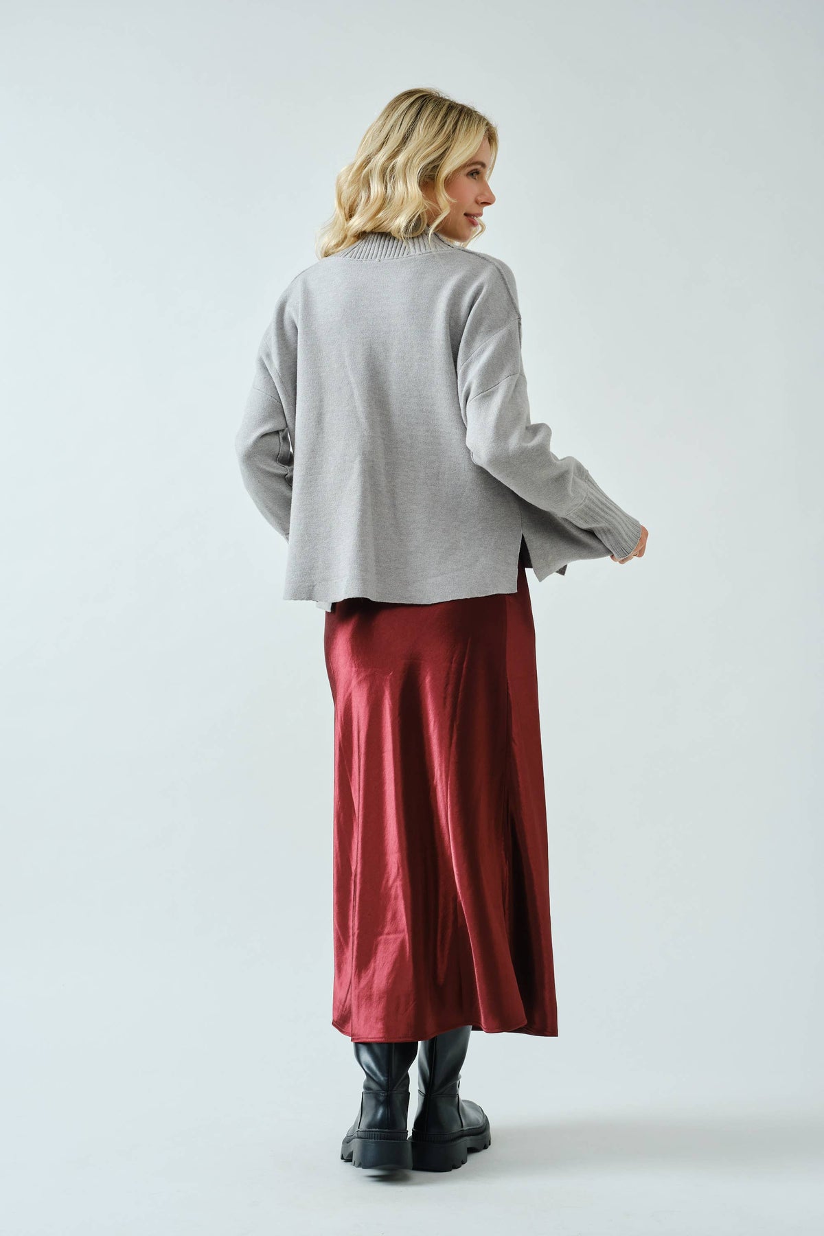 SA00121T - Soft Overlock Mock Neck Sweater: MOCHA / S/M